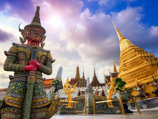 Visit Dubaï and Bangkok on a world trip