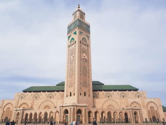 Spend 10 days between Casablanca and Dubai